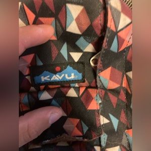 Kavu rope bag in the pattern “Party”.
